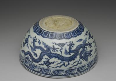 图片[2]-Large bowl with could-and-dragon motif in underglaze blue, Ming dynasty, Xuande reign, 1426-1435-China Archive